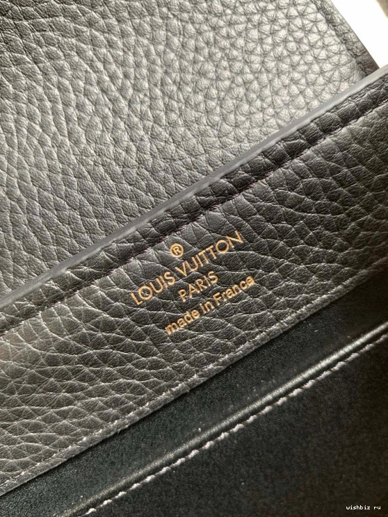 WIS MINI LOUIS CAPUCINES VUITTON 1121